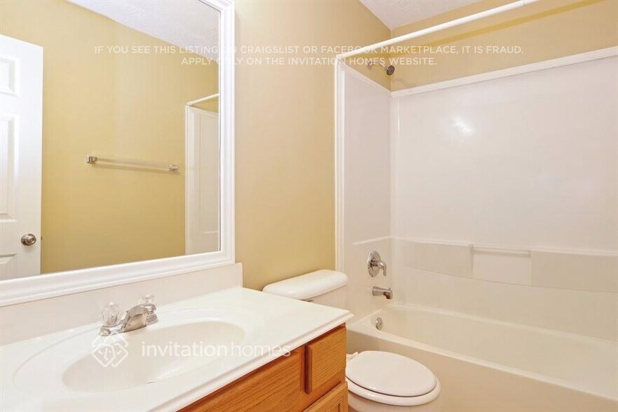 Building Photo - 15011 Roche Rock Dr