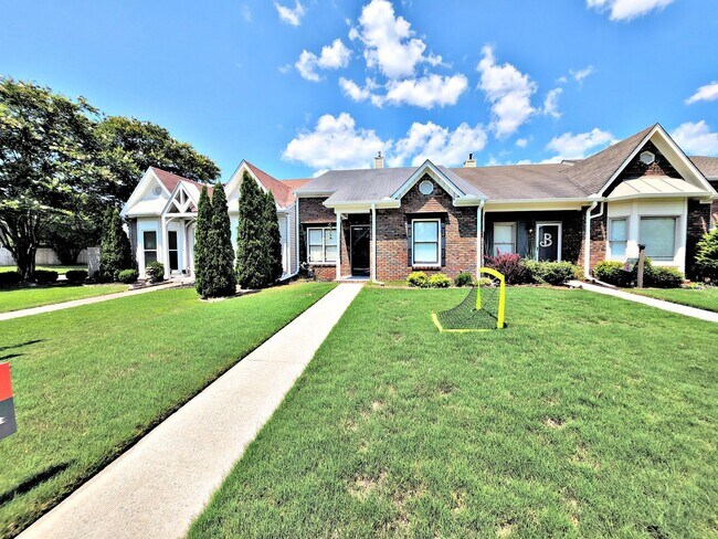 Building Photo - TOWNHOUSE FOR RENT - DECATUR SE