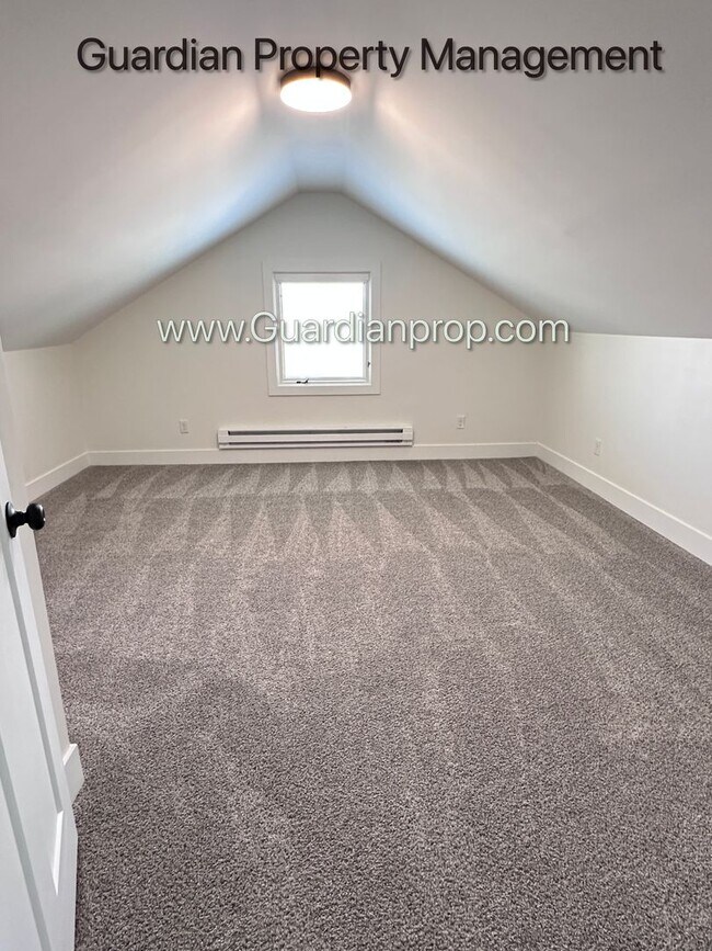 Building Photo - South Minneapolis Renovated Single Family Home, New Bathrooms, Hardwood Floors, W/D