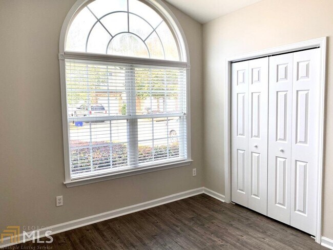 Building Photo - 302 Highland Falls Dr