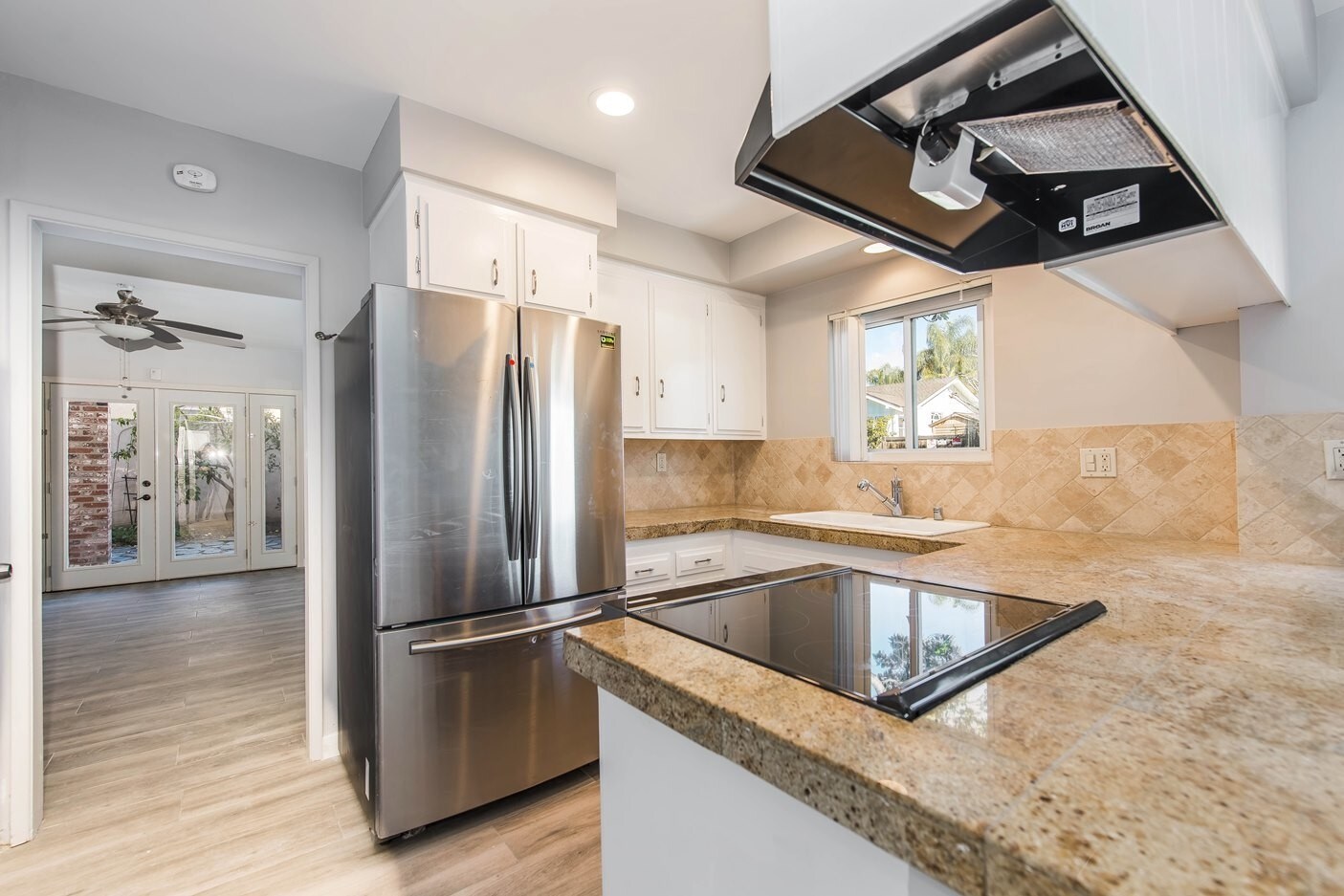 Kitchen - 4710 E Shaw St