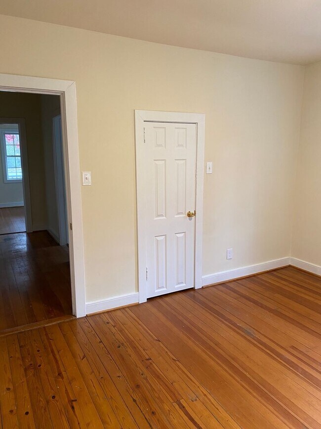 Building Photo - 2700 E Belt Blvd