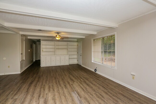 Building Photo - Beautiful 3 Bedroom Home in Jackson!