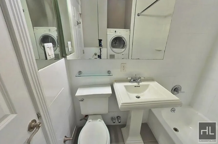 Building Photo - East 25th Street