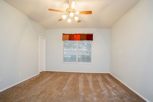 Building Photo - 115 Brazos Ln