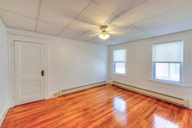 Building Photo - 377 Chandler St