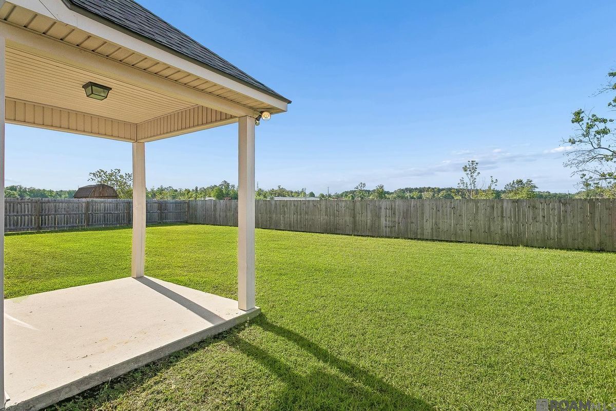 Building Photo - 11176 Merlo Dr