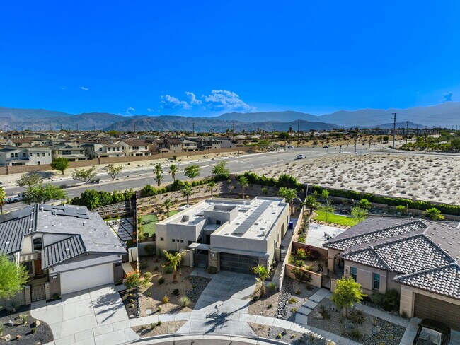 Building Photo - 74425 Zeppelin Dr