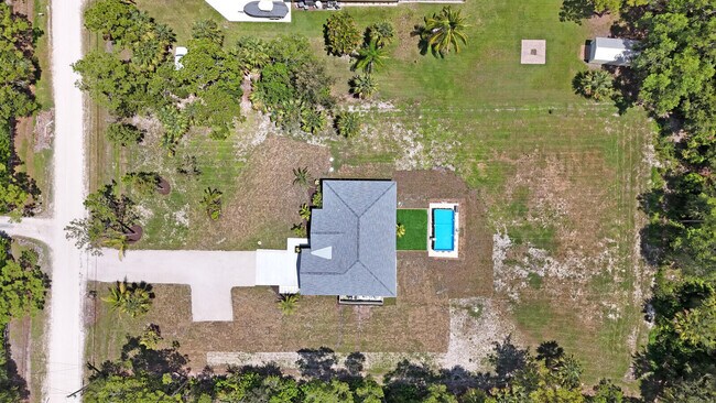 Building Photo - 9420 165th Pl N