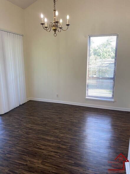 Building Photo - 419 Oriole Dr