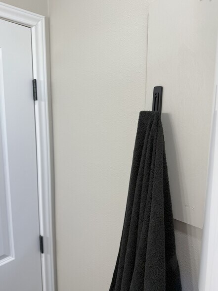 Bath Towel Holder - 5712 Abbey Ct