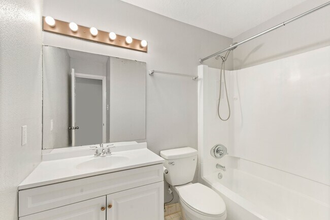 Building Photo - 9516 Pagewood Ln