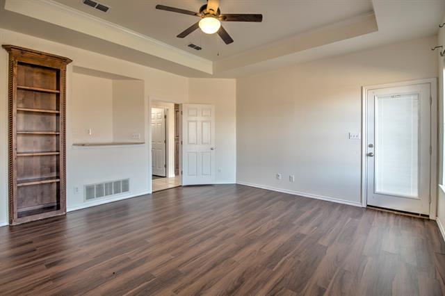 Building Photo - 1400 N St Charles Ave