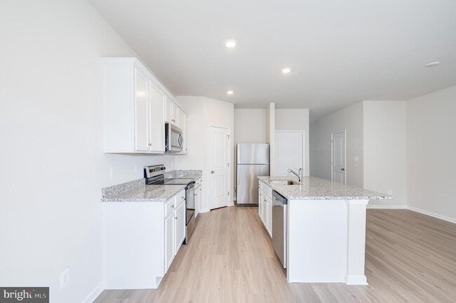 Building Photo - 73 Cramsford St