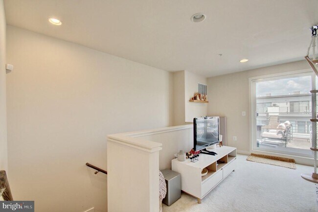 Building Photo - 8078 Tribeca St