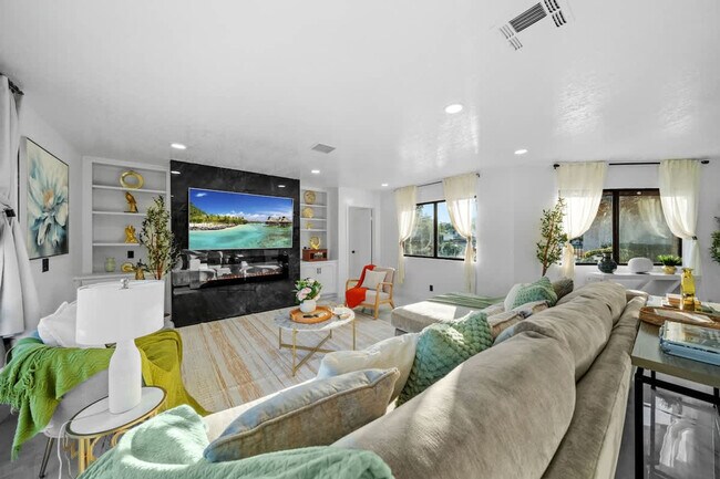 Building Photo - 14552 Skyline Truck Trail