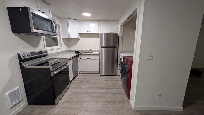 Building Photo - 2912 R St