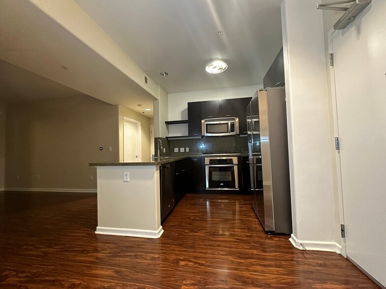Kitchen - 250 N 1st St