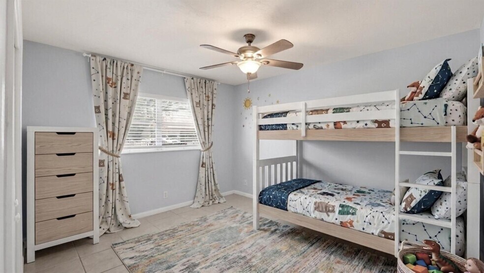 Building Photo - 7106 NW 80th Ave