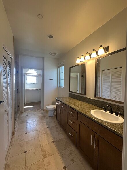 master bathroom - 130 N Garden St