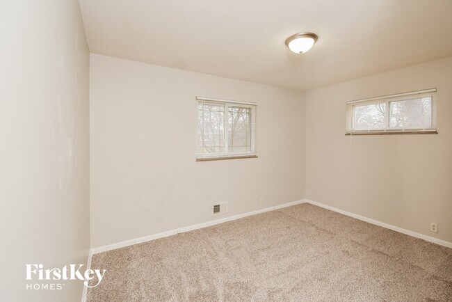 Building Photo - 5602 Culver St