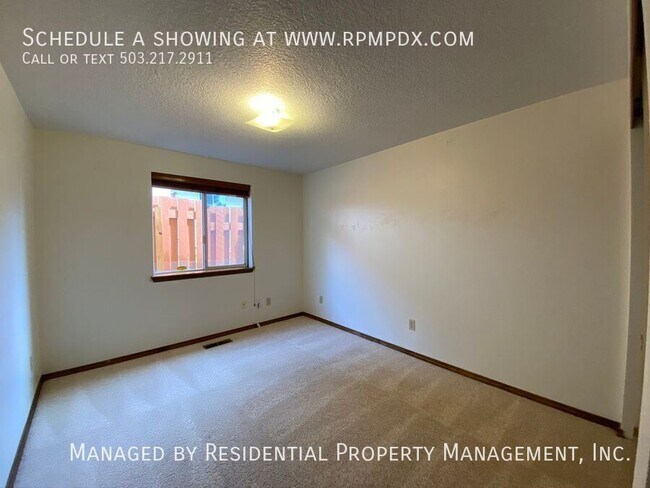 Building Photo - 7950 SW 135th Ave