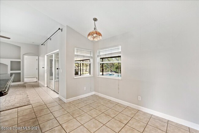 Building Photo - 5867 Treasure Ln