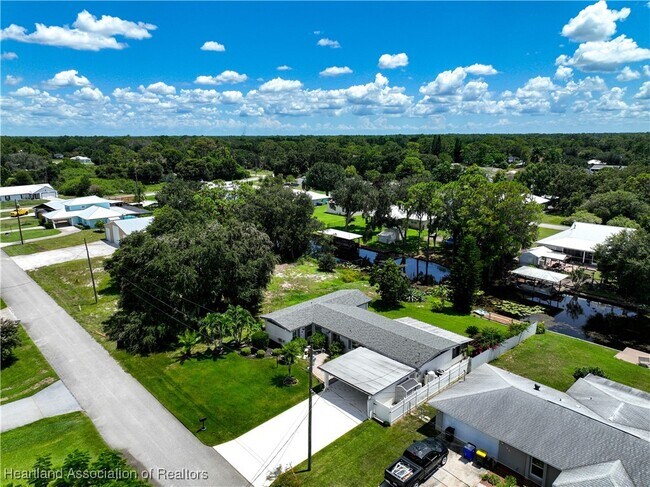 Building Photo - 120 Happiness Ave