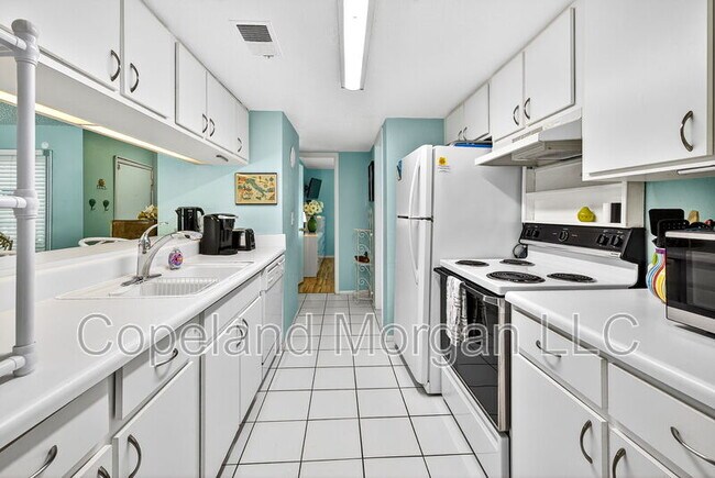 Building Photo - 3580 41st Ln S