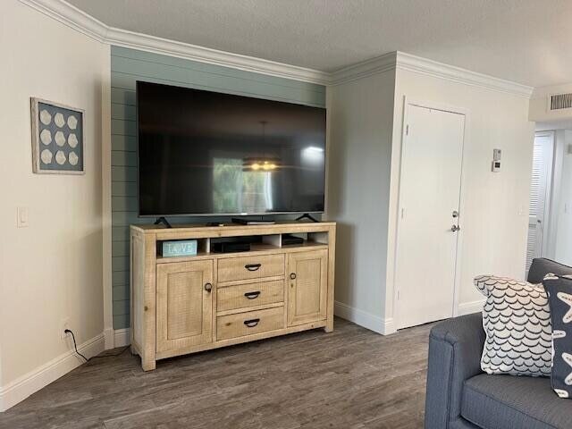 Building Photo - 275 Palm Ave