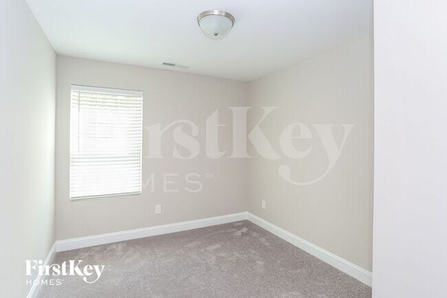 Building Photo - 2071 Samantha Dr