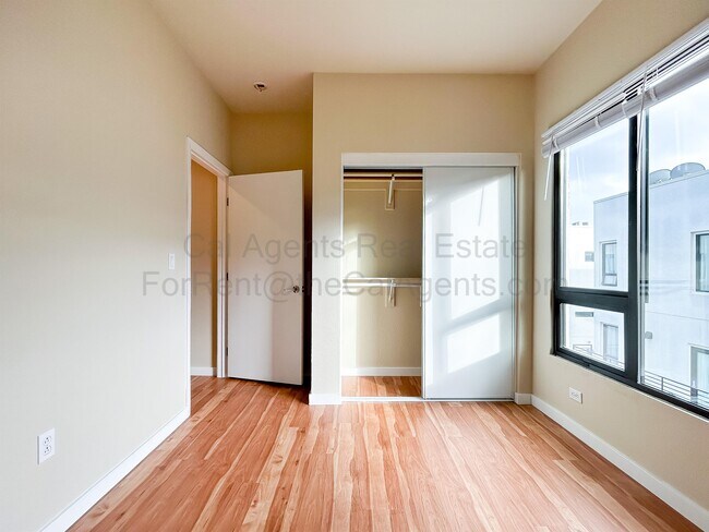 Building Photo - 203 Palisade Dr