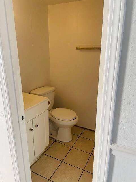 Building Photo - 1511a Kings Rd