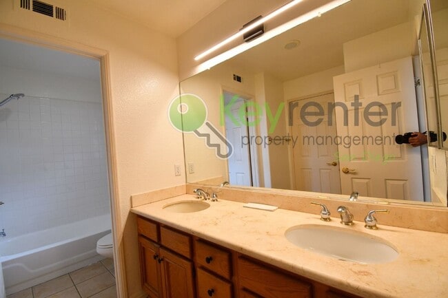 Building Photo - Rancho Peñasquitos |Top-Rated Poway Unified School District| Easy access to CA-56 & I-15| Conveni...