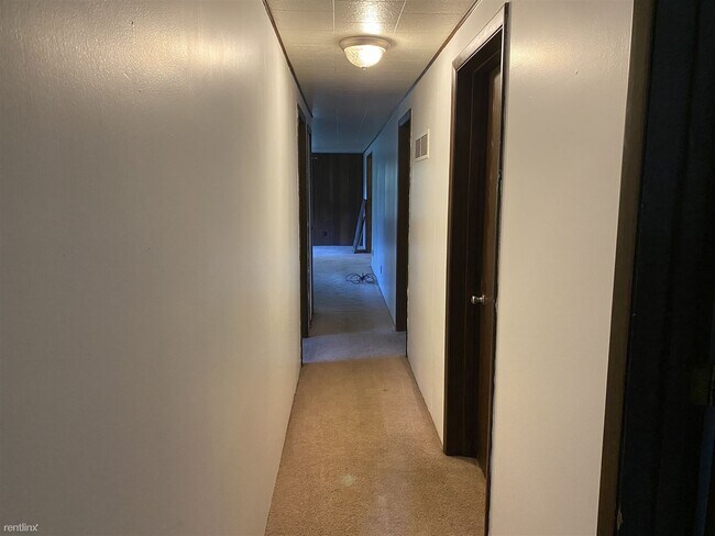 Building Photo - 3 br, 1.5 bath House - 12415 W Michigan Ave