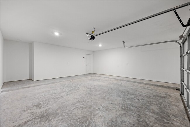 Building Photo - 14107 Faith Frst Dr