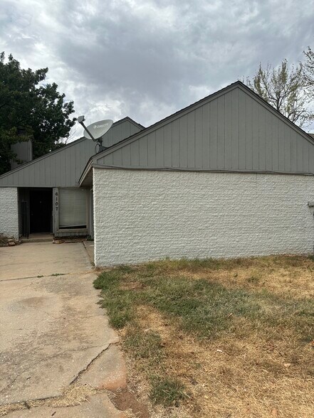 Front of house - 6107 Gaelic Glen Dr