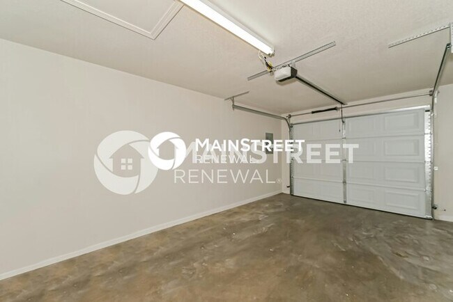 Building Photo - 4 Bedroom Pet-Friendly Home in POWELL, TN with Main Street Renewal