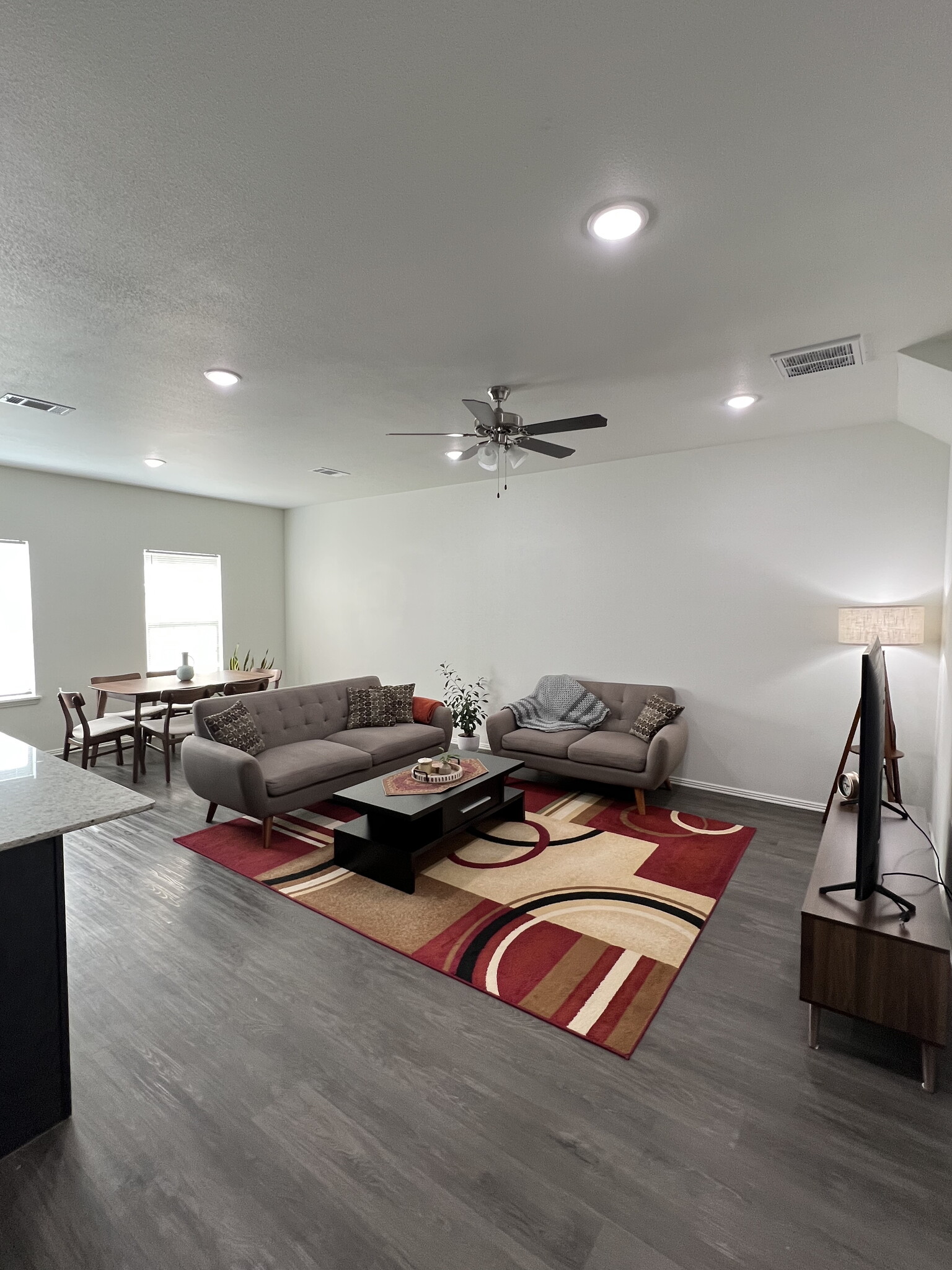 Building Photo - 1018 S Benchmark Ln