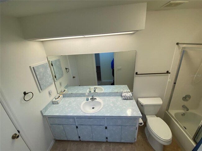 Building Photo - 26840 Racquet Cir