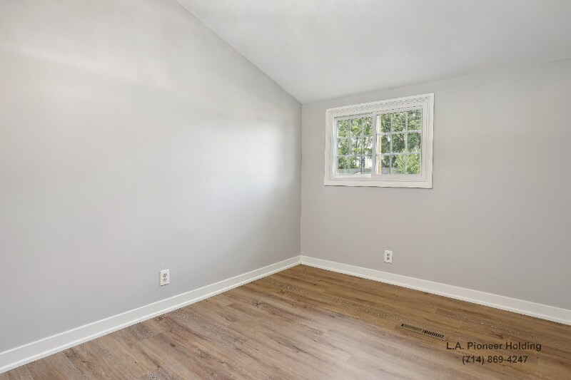 Building Photo - 8602 Urbandale Ave