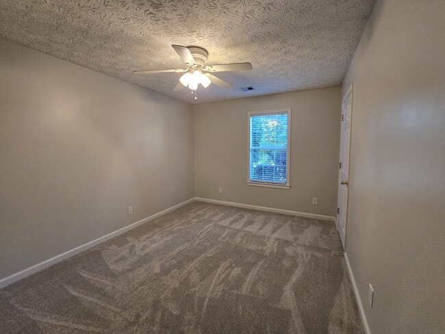 Building Photo - 3585 Plum Creek Trail NW
