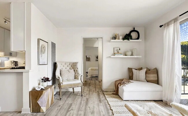 Building Photo - This 1-bedroom, 1-bathroom gem offers the perfect blend of contemporary style, convenience, and t...