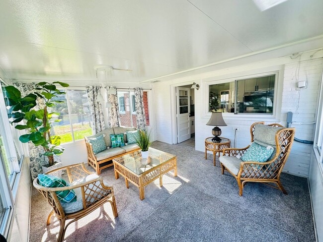 Building Photo - Charming and Updated Cul-de-Sac Gem with Year-Round Sunroom and Spacious Backyard!