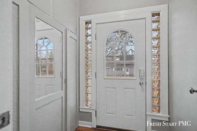 Building Photo - Charm Meets Modern Living in the Heart of Stanton