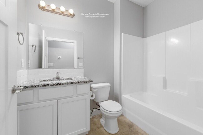 Building Photo - 5527 S Handley St