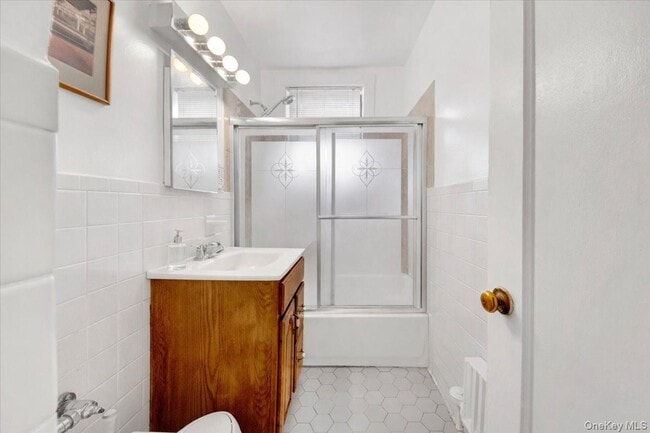 Building Photo - 7 Greenridge Ave