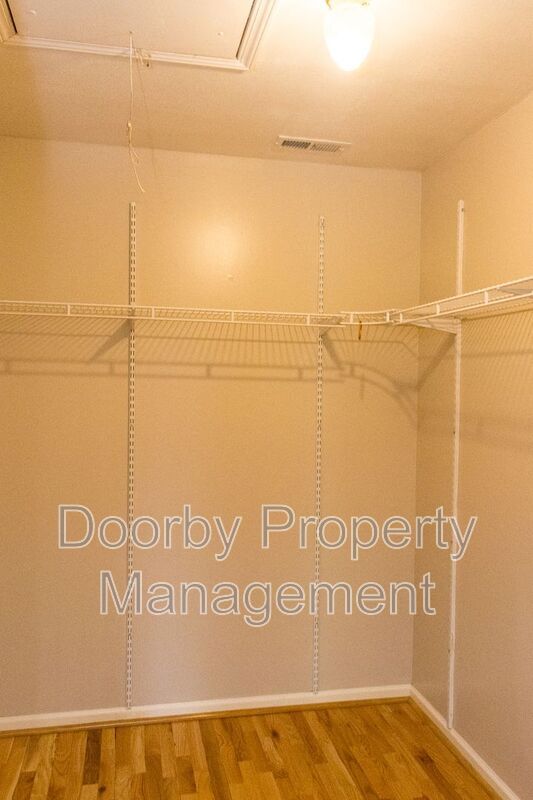 Building Photo - 2202 Elder St