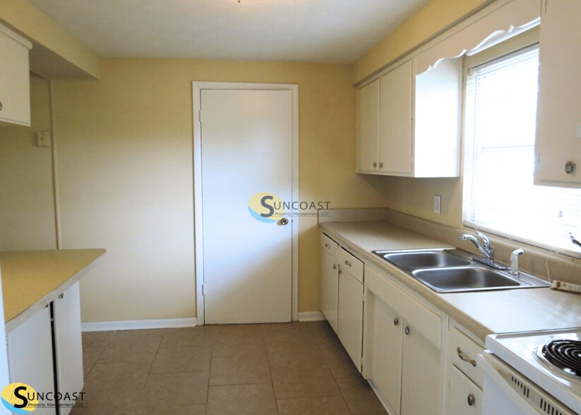 Building Photo - 454 Gano Ct