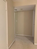 Building Photo - 9422 Bay Colony Dr